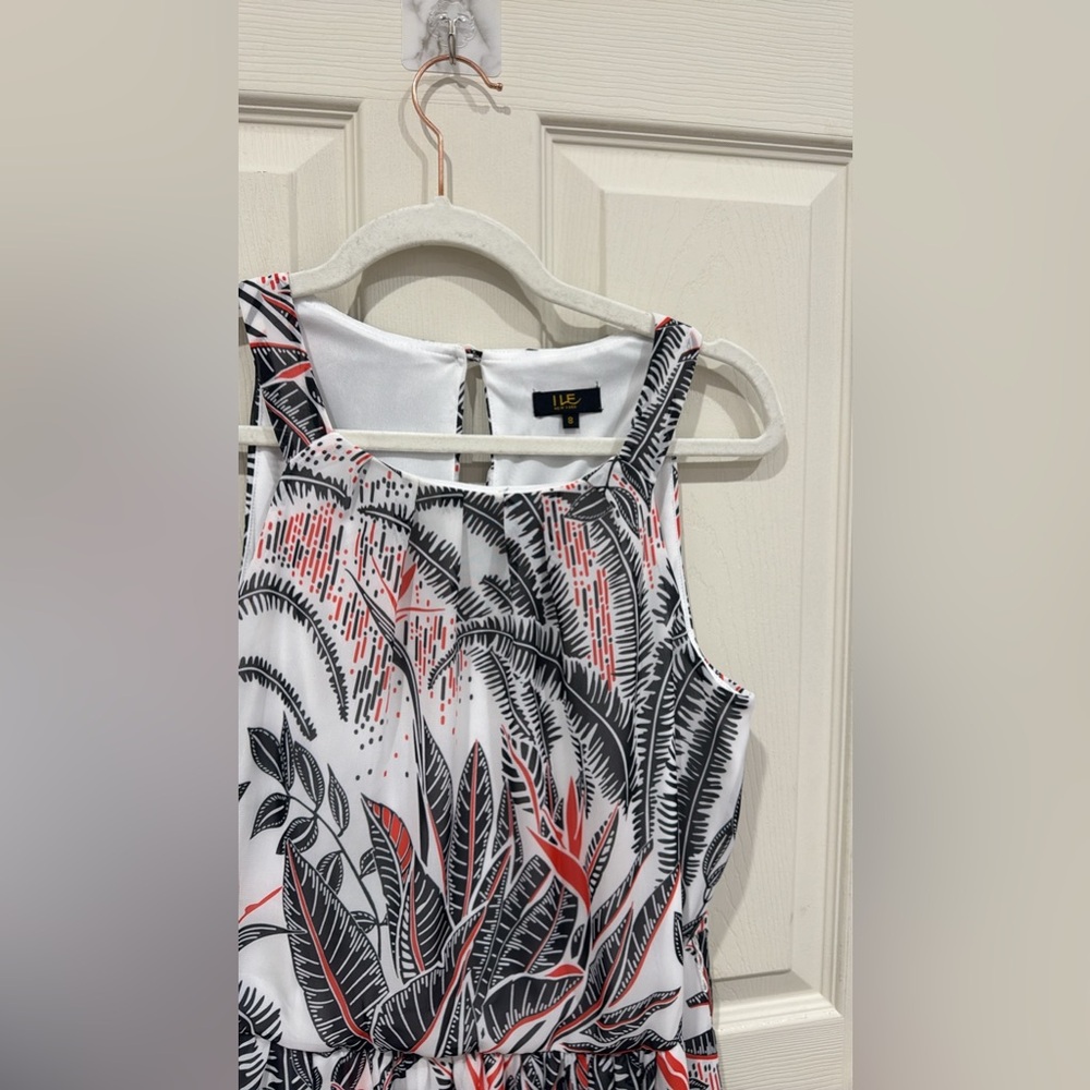 ILE NEW YORK 
SIZE 8